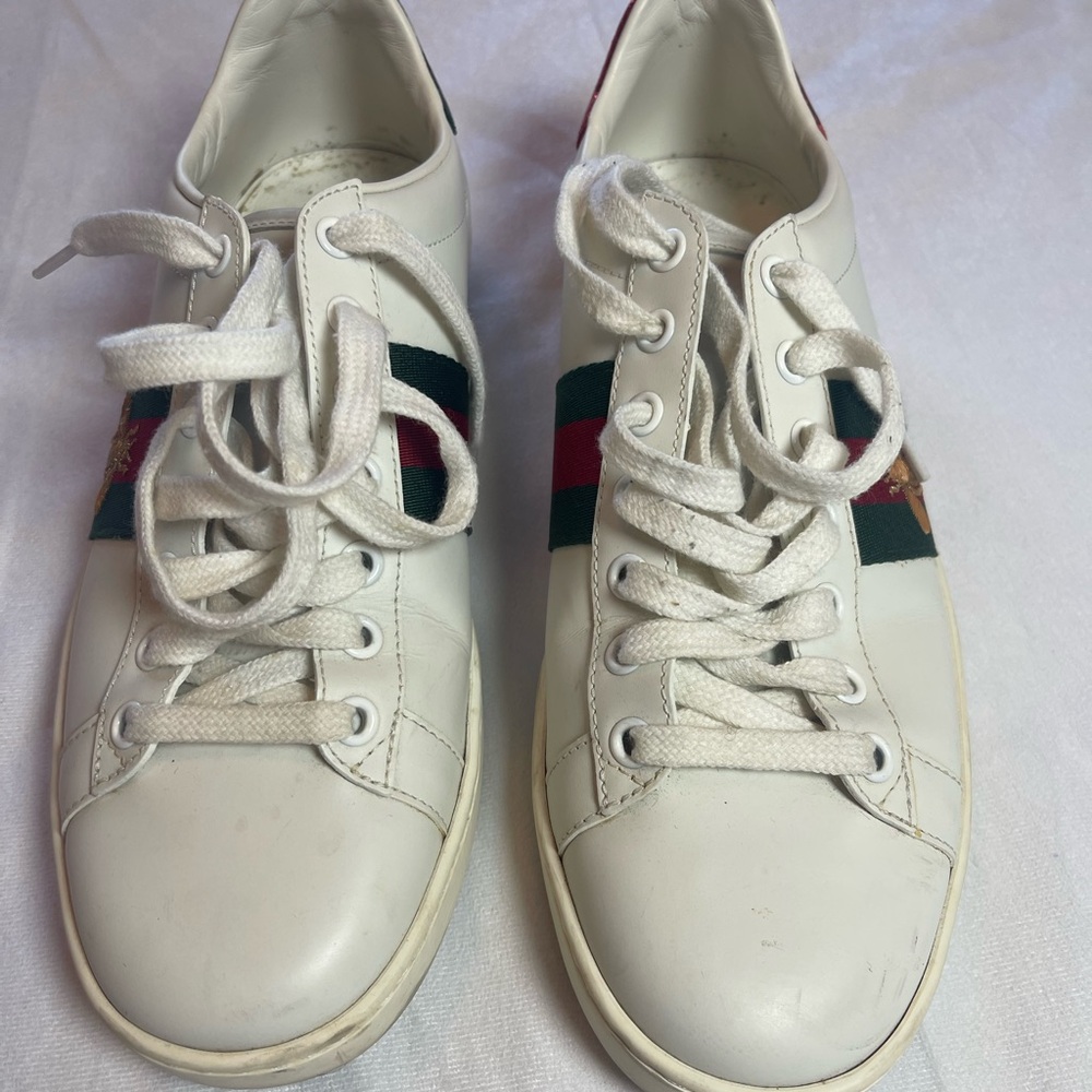 Gucci White Sneakers with Green and Red Accents - Picture 2 of 9